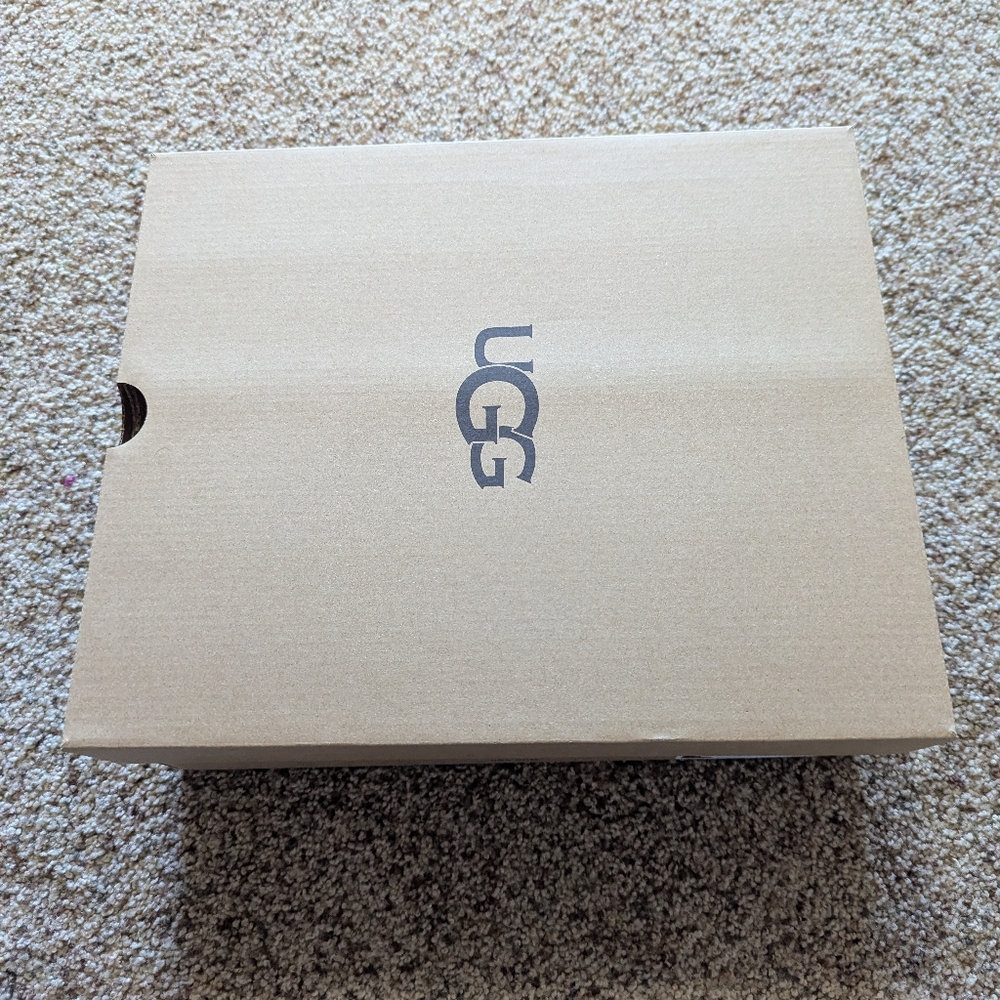 Ugg Classic Solene Mini Boot - Picture 10 of 10